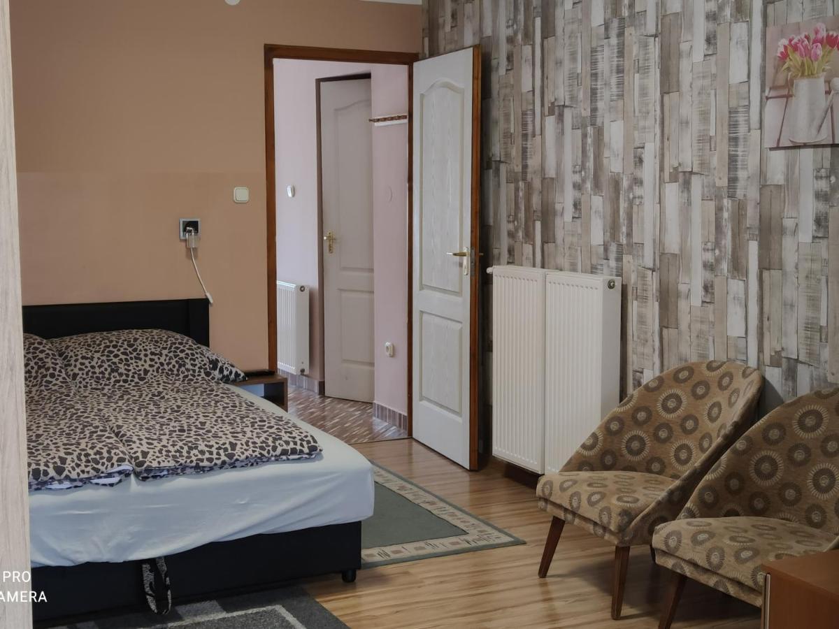 Apartman Edit Harkány Eksteriør billede